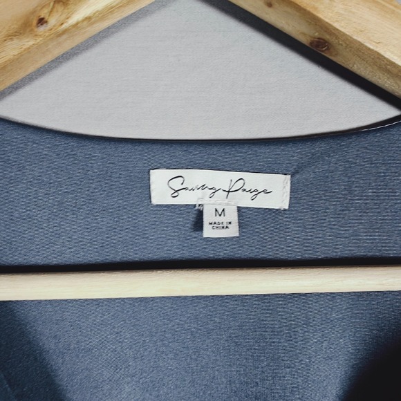 Saving Paige Blue Floral Embroidered V-Neck Empire Waist Maxi Dress Medium - Picture 3 of 12